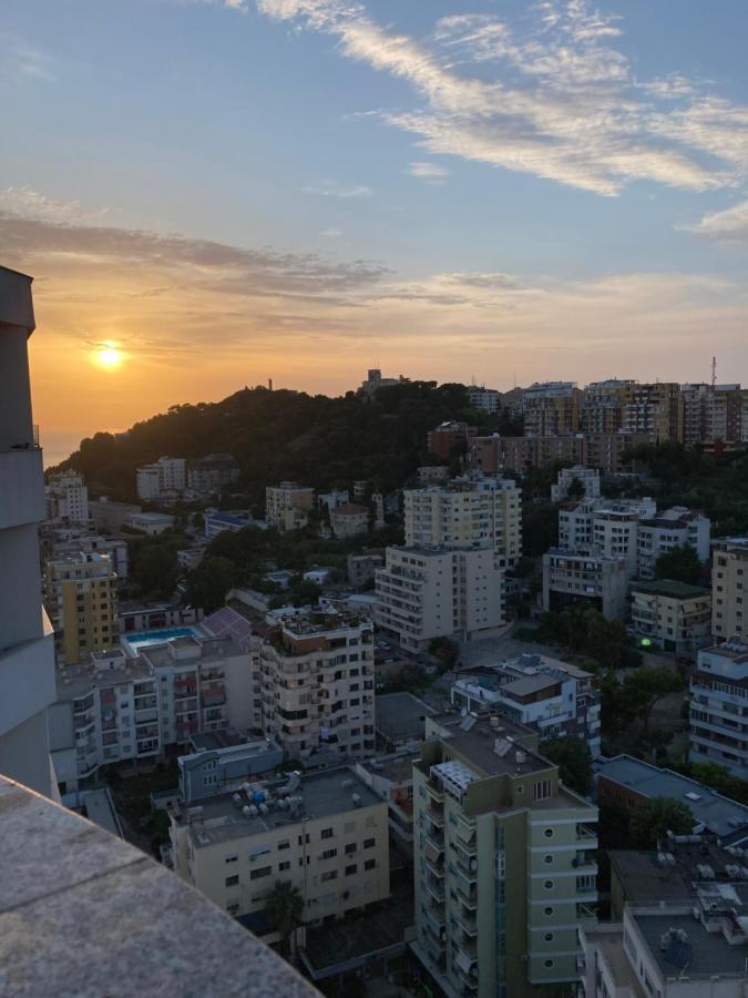 Luxury - Floor Panorama Apartament Durrës
